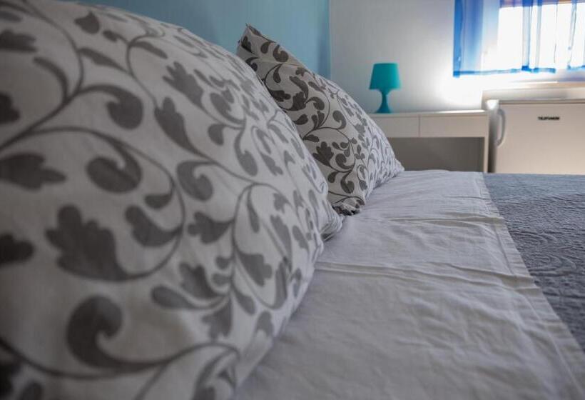 اتاق استاندارد چهار تخته, My Room In Trani