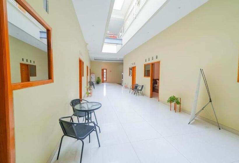 اتاق خانوادگی, Urbanview Darmo Residence Bandung