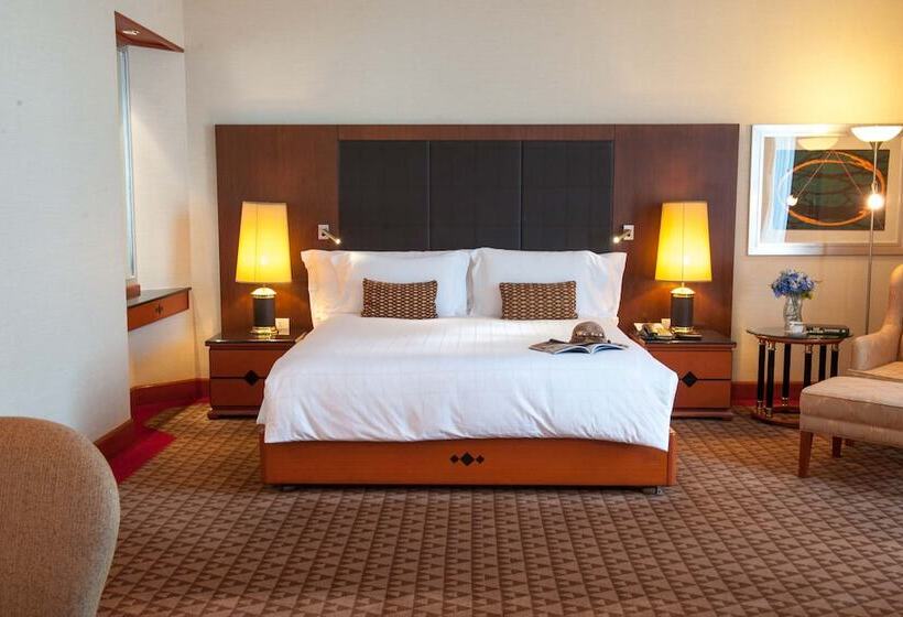 Полулюкс, Pullman Khon Kaen Raja Orchid