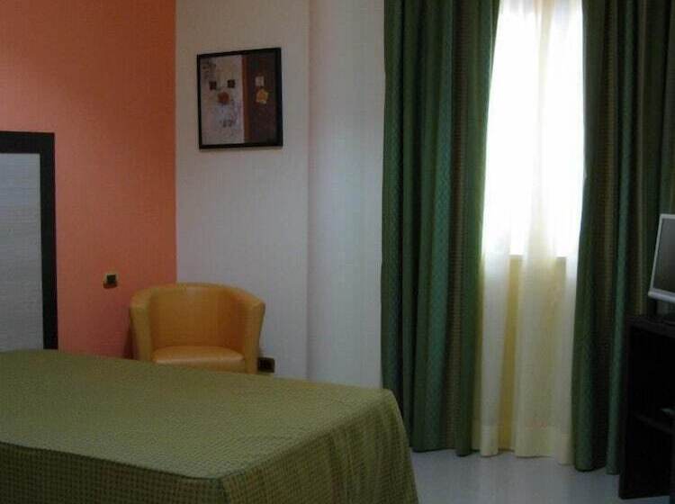 اتاق استاندارد یک نفره, Albergo Roma