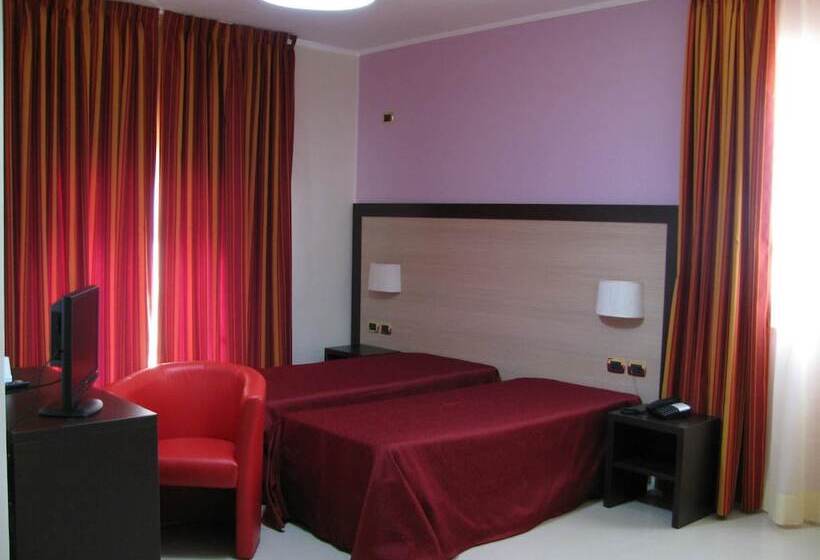Трехместный Номер Базовый, Albergo Roma
