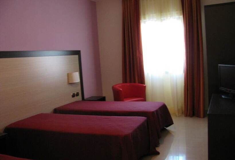 Трехместный Номер Базовый, Albergo Roma