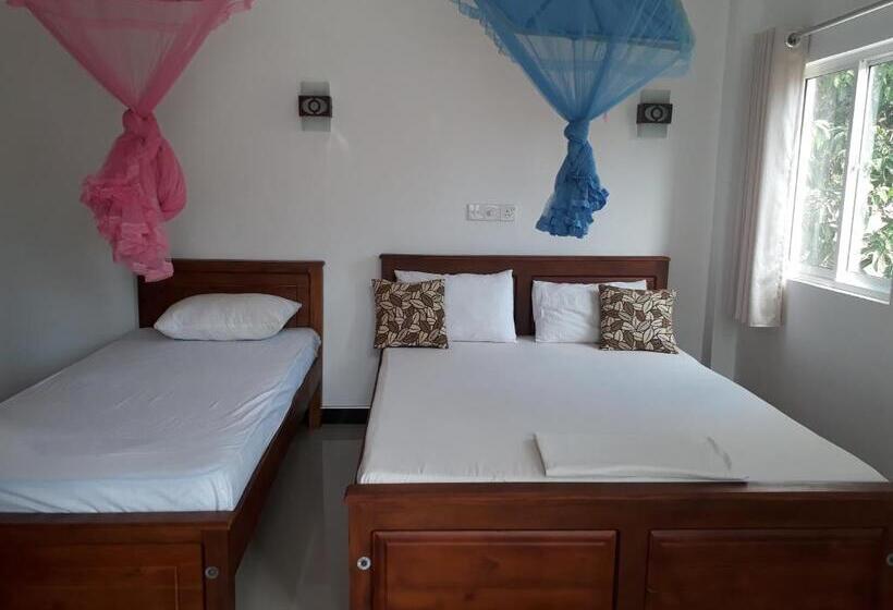 Номер Deluxe с Балконом, Anna Tourist Inn