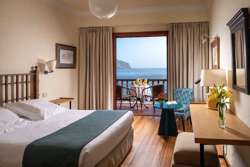 Quarto Deluxe Vista Piscina, Santorini Beach Resort