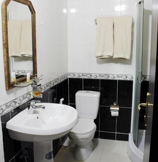 اتاق استاندارد یک تخته با بالکن, Nahas Plaza