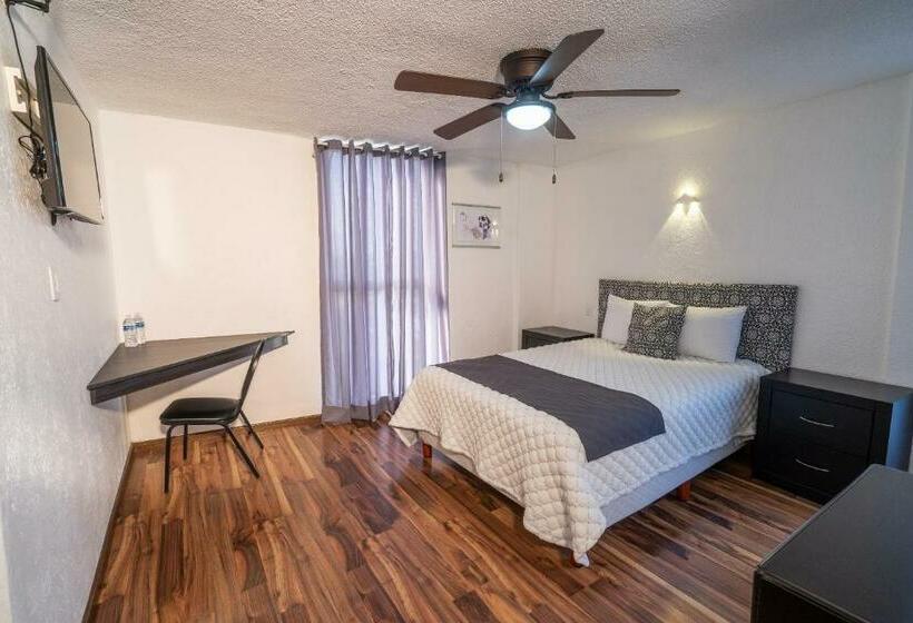 Quarto Estandar com Sacada, Delf Inn
