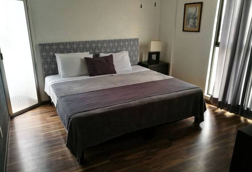 Quarto Triplo Economy, Delf Inn