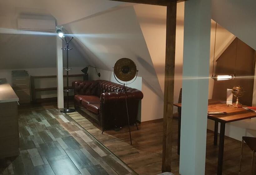 标准间, Sunrise Apartmanház