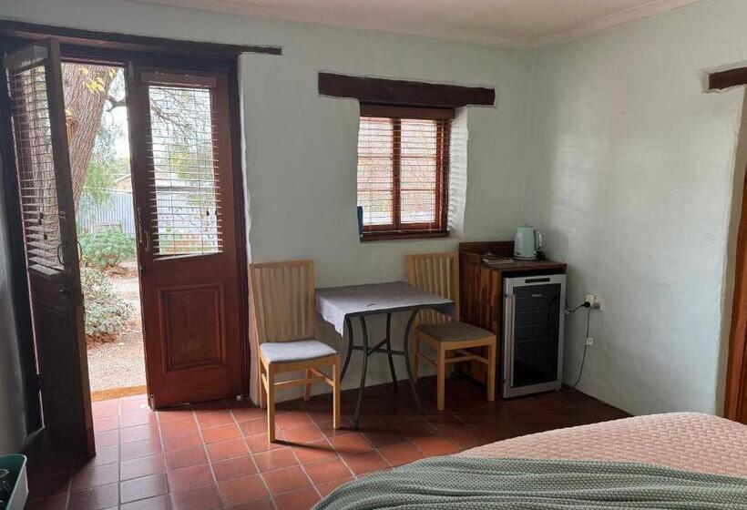 Люкс, Auburn Garden Suites