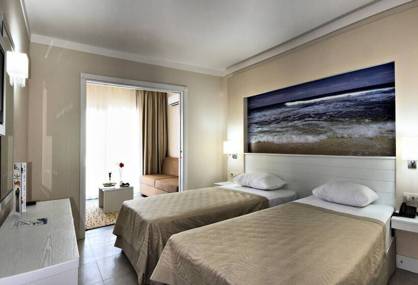 Семейный Номер, Batıhan Beach Resort & Spa