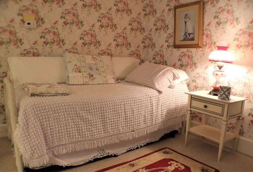 سوییت, 50 Lincoln Short North Bed & Breakfast