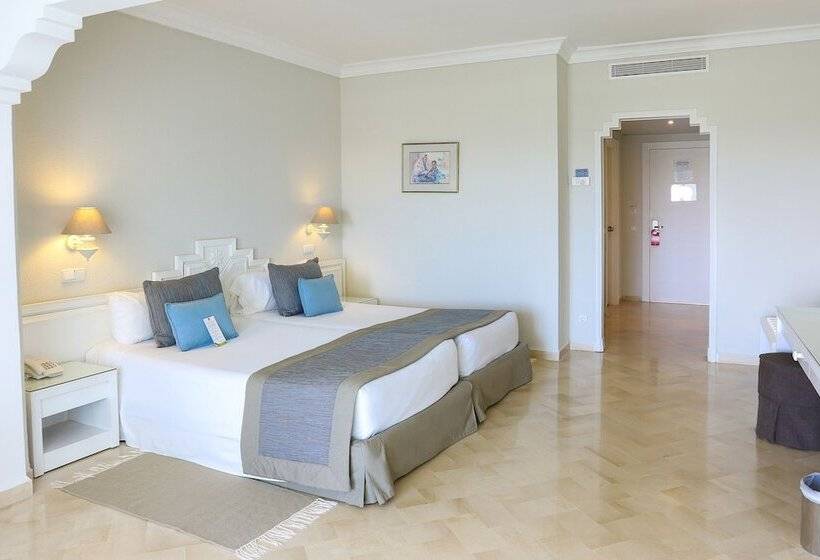 Номер Стандарт Вид на Море, Royal Garden Palace   Families And Couples