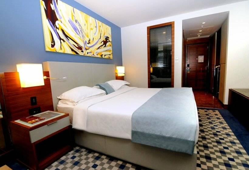 Номер Deluxe Вид на Море, Sheraton Istanbul Ataköy