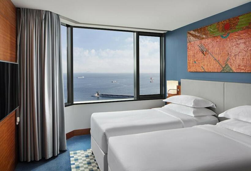Номер Superior Вид на Море, Sheraton Istanbul Ataköy