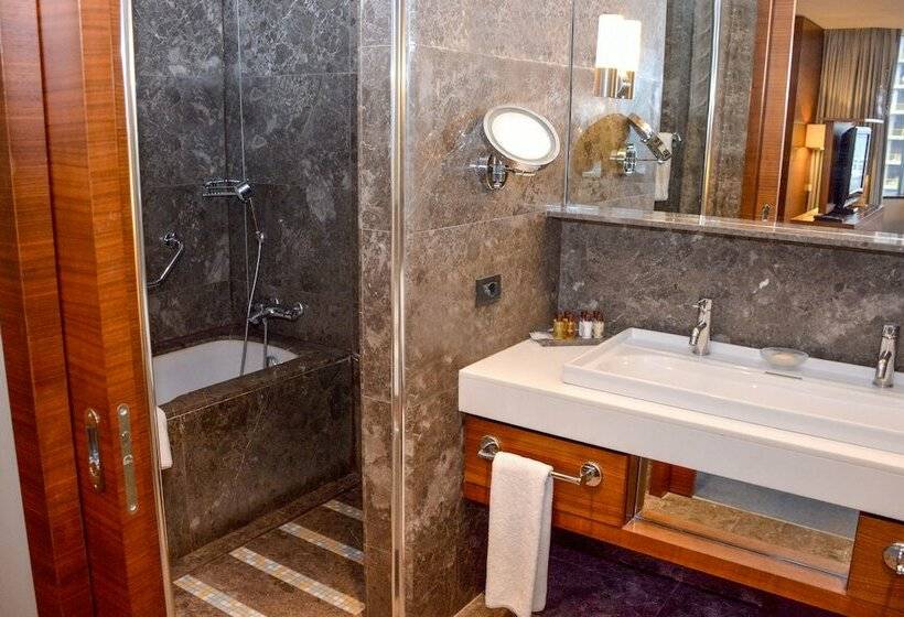 Habitación Premium Vista al Mar., Sheraton Istanbul Ataköy