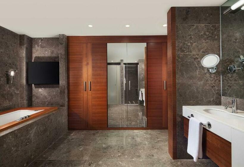 Люкс Executive Вид на Море, Sheraton Istanbul Ataköy