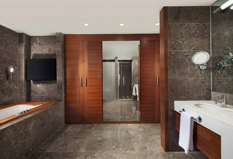 Люкс Executive Вид на Море, Sheraton Istanbul Ataköy