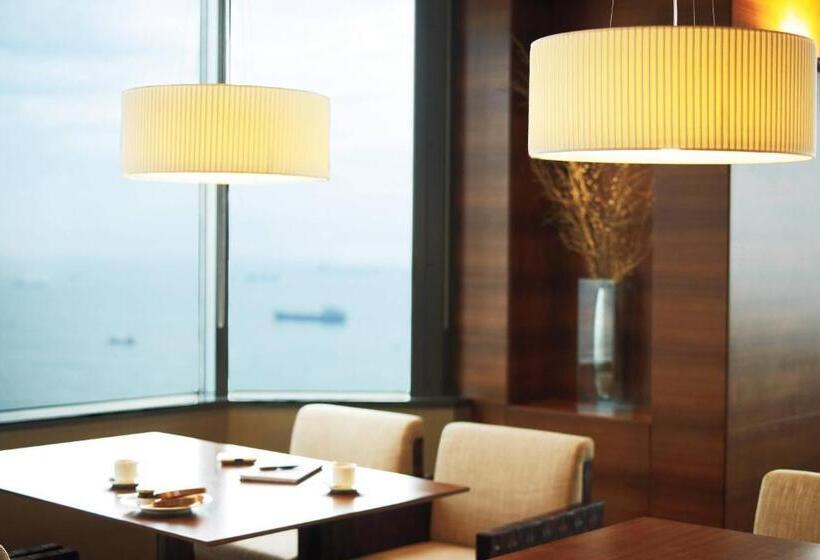 Клубный полулюкс с видом на море, Sheraton Istanbul Ataköy