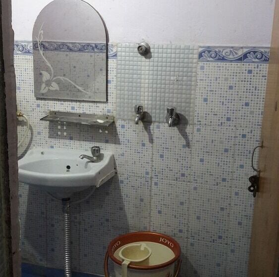 اتاق لوکس, Sai Kripa Guest House