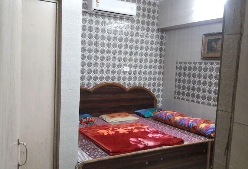 اتاق لوکس, Sai Kripa Guest House