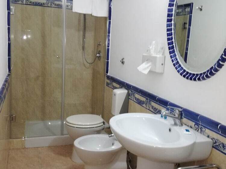 اتاق استاندارد چهار تخته, Centrale Bagheria