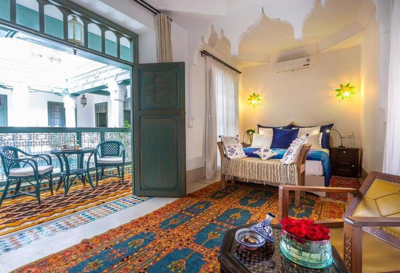 اتاق لوکس, Riad Azahar