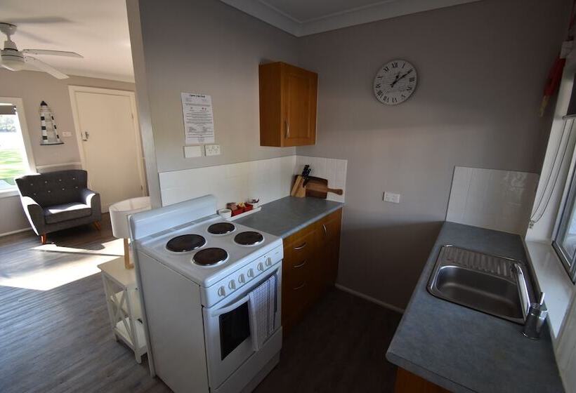 Апартаменты Comfort 2 Спальни, Laguna Lodge Holiday Units