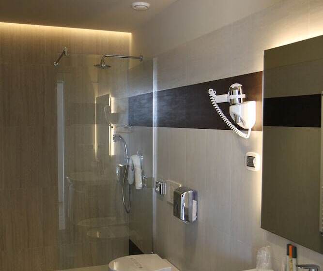 Полулюкс, Suites & Apartments Liola