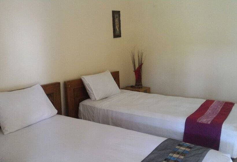 Quarto Estandar, Astana House