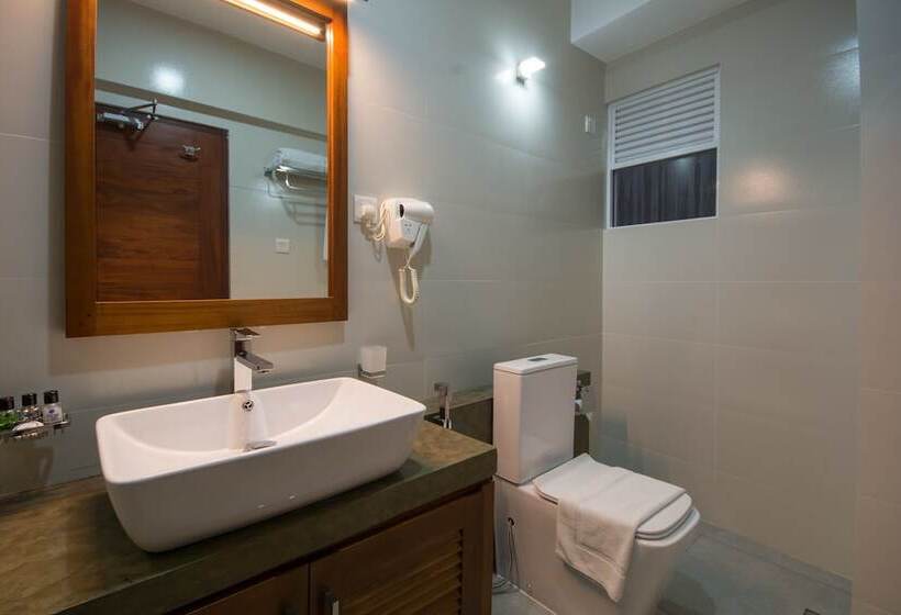 Номер Deluxe с Балконом, Ceyloni City