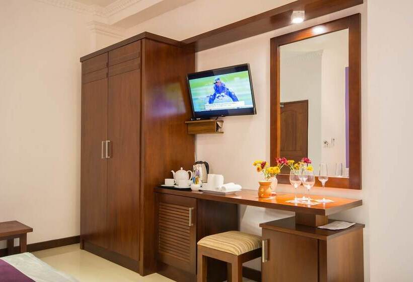 Номер Deluxe с Балконом, Ceyloni City