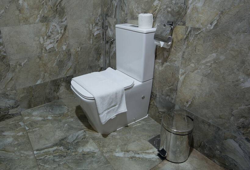 Номер Deluxe, Ceyloni City