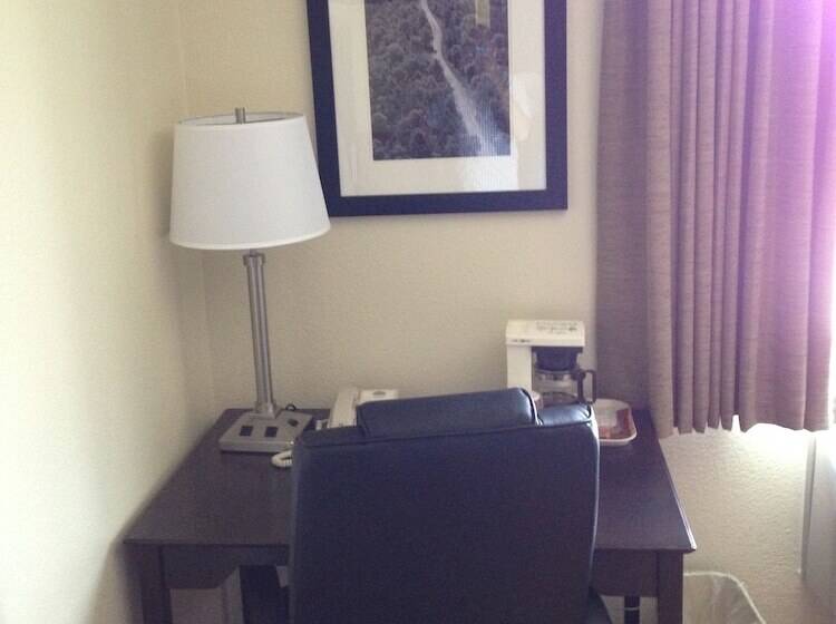 Номер Executive, Americinn By Wyndham Elkhorn Near Lake Geneva