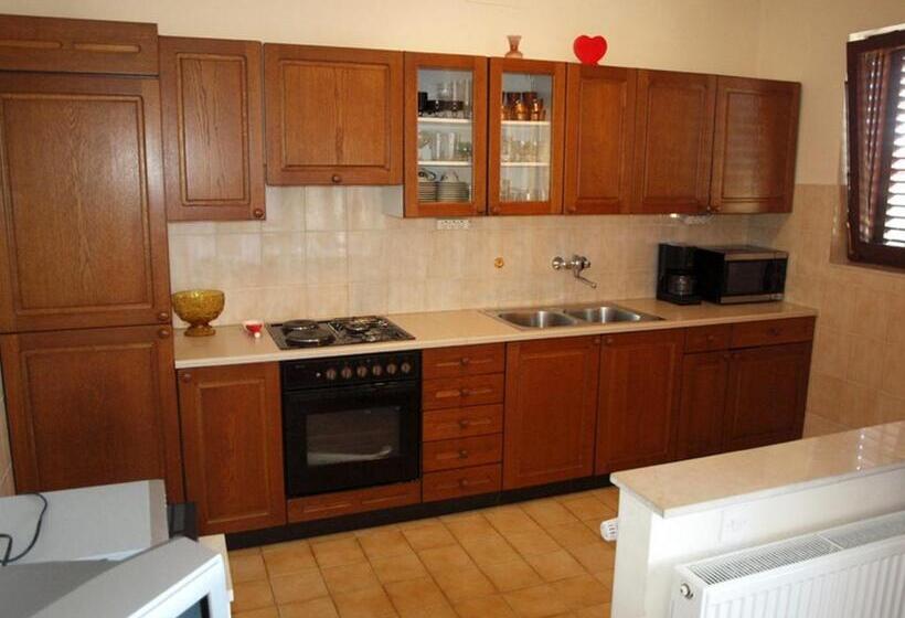 آپارتمان 1 خوابه, Ana Guest House