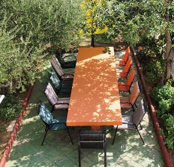 اتاق استاندارد, Ana Guest House
