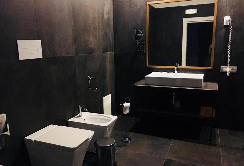 اتاق لوکس با وان آب گرم, B&b Fiumara
