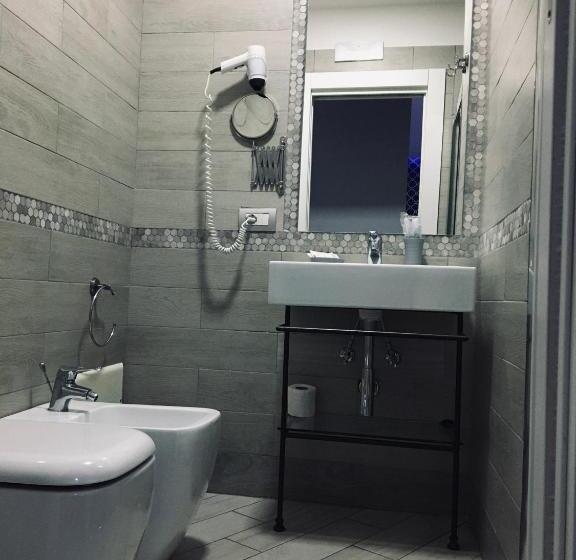 اتاق لوکس با بالکن, B&b Fiumara