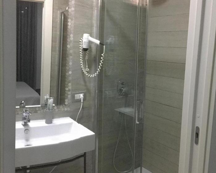اتاق لوکس با بالکن, B&b Fiumara