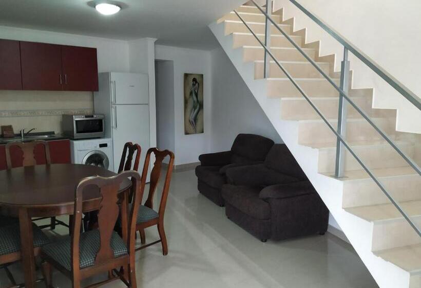 Апартаменты 3 Спальни, Costa & Isaias Apartamentos