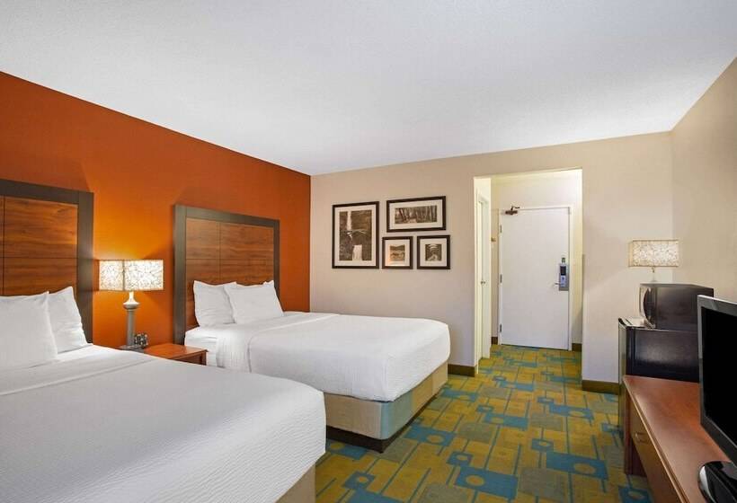 Номер Стандарт 2 Двуспальные Кровати, La Quinta Inn By Wyndham Auburn Worcester