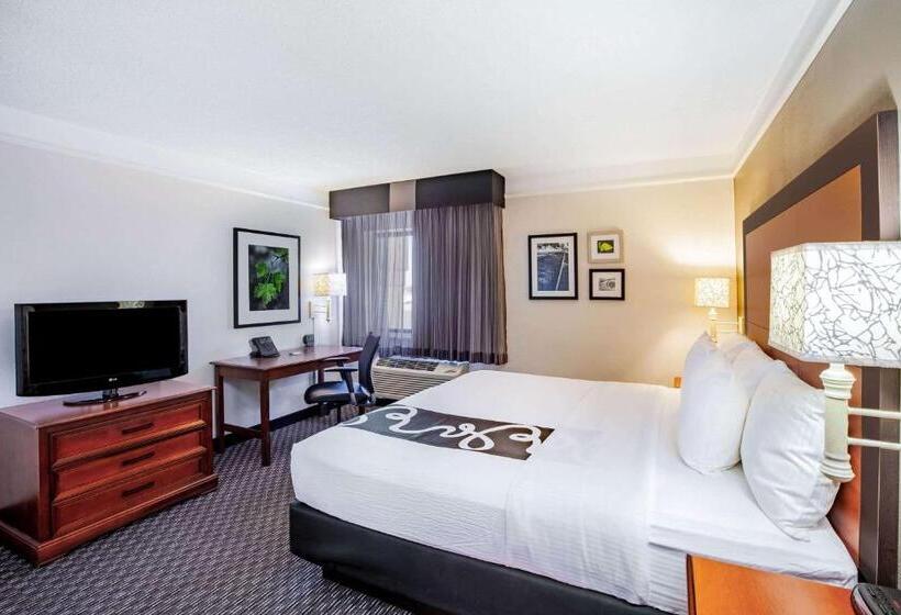 Family Suite, La Quinta By Wyndham Houston Baytown East