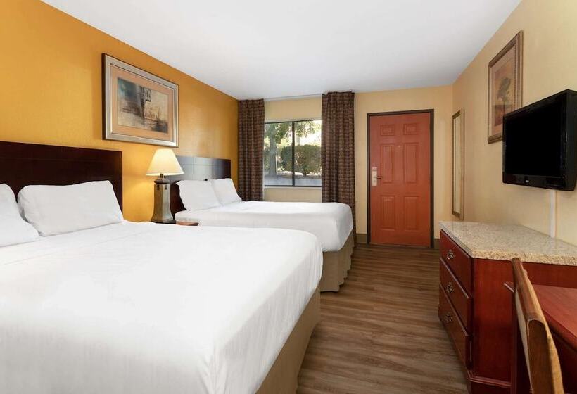 Номер Deluxe, Travelodge By Wyndham Albuquerque East