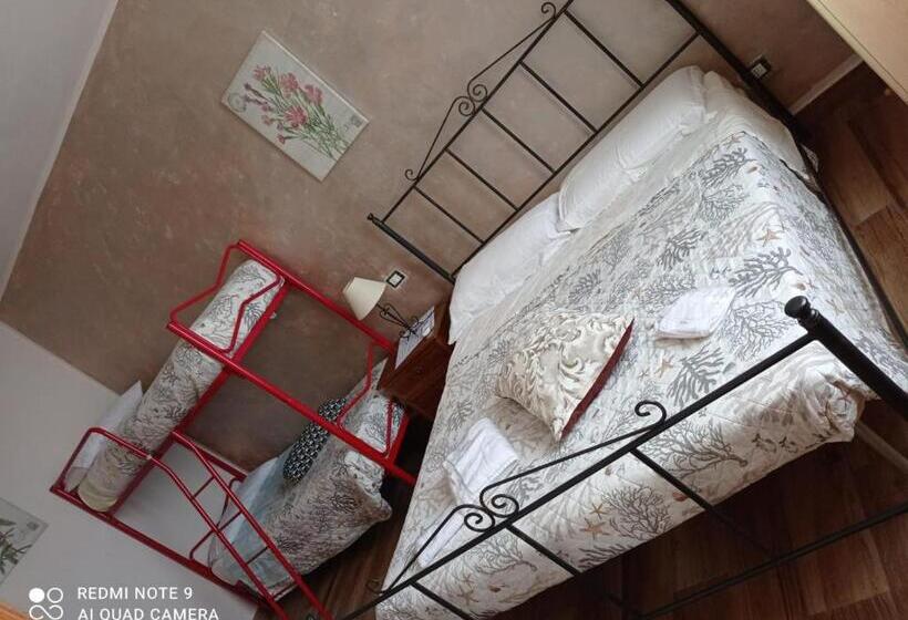 اتاق استاندارد چهار تخته, La Collina Degli Allori