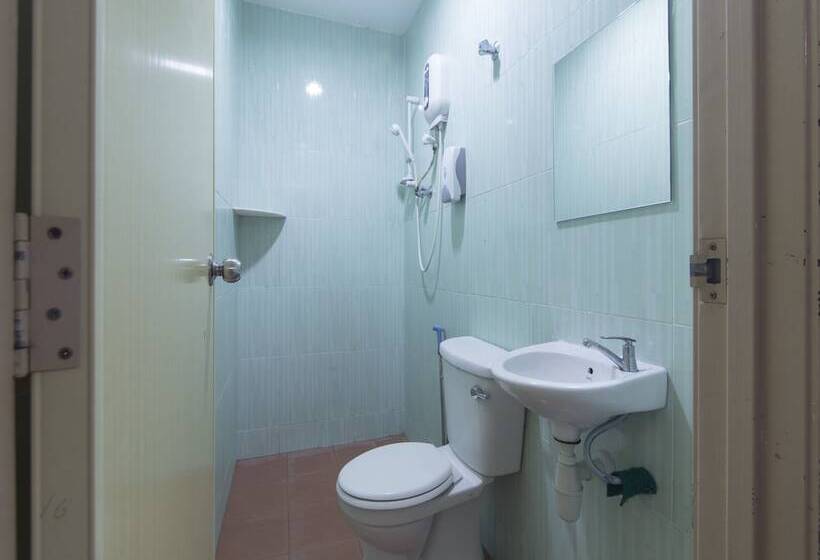 Family Suite, Oyo 44072 Mines Cempaka