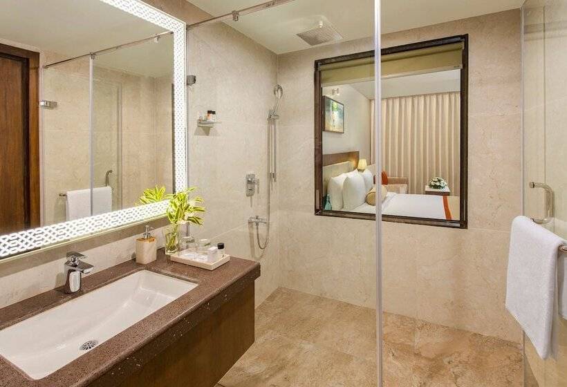 标准间带游泳池, Sobit Sarovar Portico