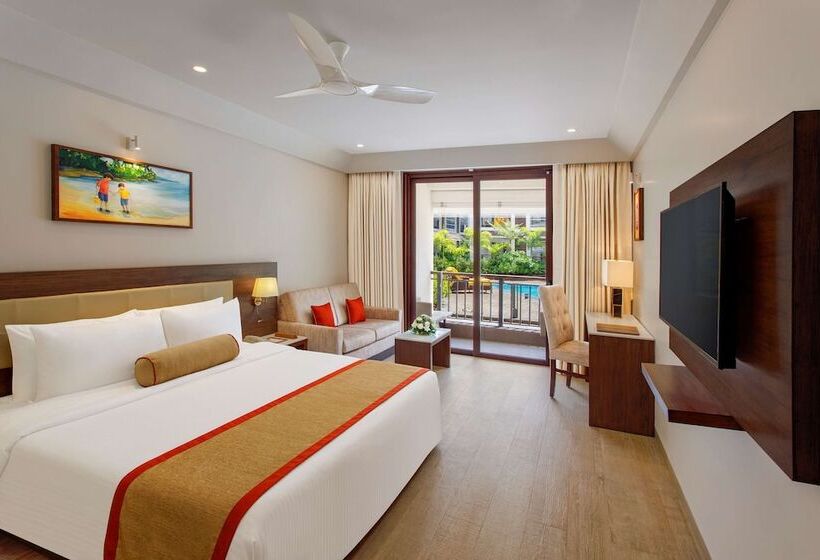标准间带游泳池, Sobit Sarovar Portico