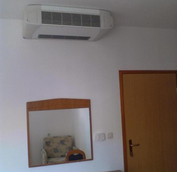 اتاق استاندارد یک نفره, Guest House Frane