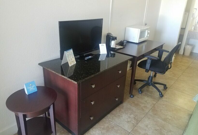 스탠다드 룸 더블 침대 2개, Days Inn By Wyndham St. Petersburg / Tampa Bay Area