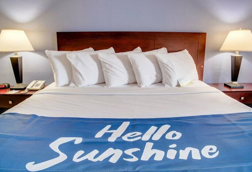 스탠다드 룸 더블 침대 2개, Days Inn By Wyndham St. Petersburg / Tampa Bay Area
