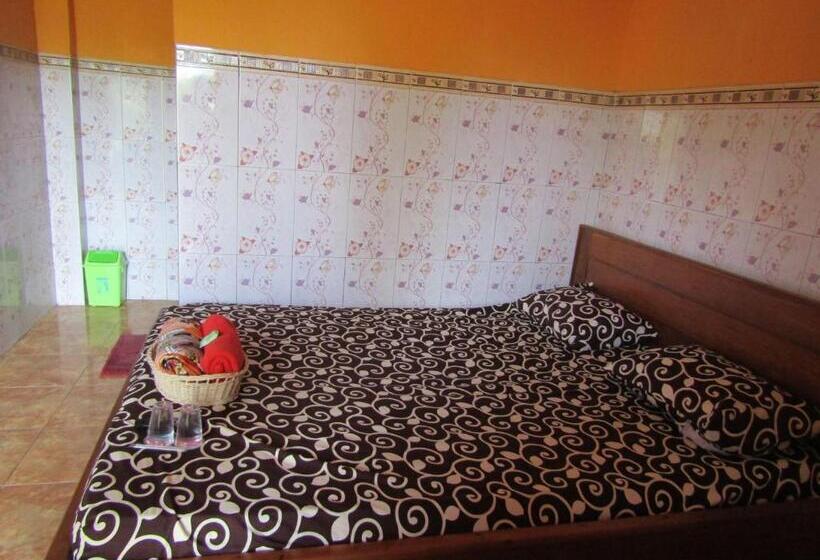 Номер Deluxe, Losmen Kinasih Puncak & Gazebo Pandang